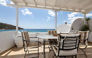 Terrasse avec vue sur la mer